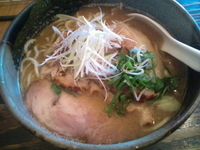 「焼豚らぁめん（太麺） 大盛り」@麺や 鐙 本店の写真