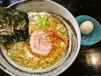 「真健康系塩らーめん+玉子」@かすみ屋の写真