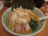 「ネギラーメン[普通]+小ライス」@らーめん 佐とうの写真