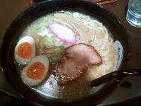 「塩ラーメン…750円 トッピング煮玉子」@旭川ラーメン さいじょう 品達店の写真
