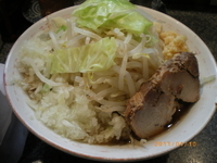 「らーめん ￥600 野菜ニンニク玉ねぎ」@どっと屋の写真