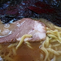 「ラーメン（並）麺硬め 700円」@千葉家の写真