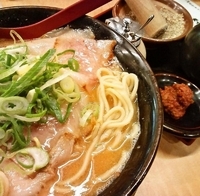 「豚トロチャーシューメン（味がさね）990円」@天下一品 三郷店の写真