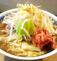 「小らーめん+豚+キムチ 【550円+100円+100円】」@らーめん こじろう526 日暮里店の写真