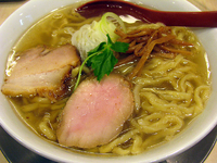 「喜多方らーめん（塩・中盛り）@670」@麺や 七彩の写真