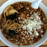 「ぐうらーめん（￥580）やくみ（玉葱）大盛り（￥130）」@ぐうらーめんの写真