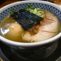 「ミニラーメン（塩）500円+味玉（数量限定）100円」@○屋製麺店の写真