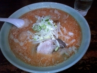 「たんたんめん中辛（730円）+煮卵（100円）」@洞良倶の写真