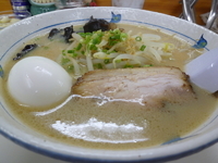 「塩らぁめん」@らぁ麺 波（シー） 神田錦町店の写真