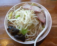 「とんこつ正油らーめん」@ら〜めん ぽっぽっ屋 晴海トリトン店の写真