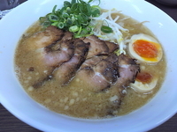 「こくばり新味（700円）+チャーシュー（200円）+味玉（100」@廣島中華そば 兎の写真