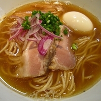 「煮干塩700円+味玉100円」@町田汁場 しおらーめん 進化の写真