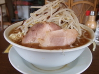 「ラーメン（大盛り）」@にかいやの写真