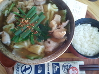 「ホルモンラーメン（正油）+小ライス」@串焼き BAR 豚兵衛の写真