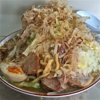 「辰醤油カレー風味（ニンニク￥800）」@らーめん 辰屋の写真