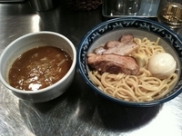 「トロフル半熟玉子（900円）」@池麺 KINGKONGの写真