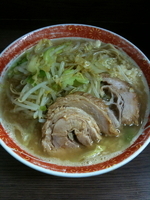 「小ラーメン¥650（麺少なめ、カラメ）」@ラーメン二郎 横浜関内店の写真