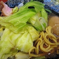 「ラーメン+味玉+野菜畑（麺硬め） 730円」@家系総本山 ラーメン吉村家の写真