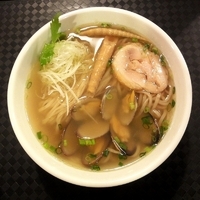 「本枯れ中華そば 魚雷 ・貝そば ハーフ」@新!東京らーめんチャンピオンの写真