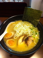 「鶏白湯味玉ラーメン」@TOKYO 鶏そば TOMOの写真