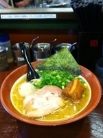 「ラーメン（細麺）+3点盛り」@豚骨醤油らーめん 誠屋 八幡山本店の写真