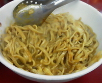 「少なめラーメン+グッチーズカレー（650円+200円）」@ラーメン二郎 相模大野店の写真