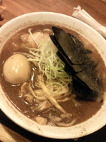 「中華そば大盛（太麺/油抜き） 800円+半熟煮玉子100円+のり」@くりの木 加須店の写真