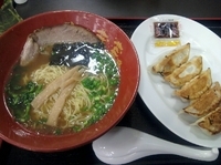 「Aセット醤油ラーメン+餃子」@らーめん蔵芸 ホームズ足立小台店の写真