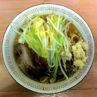 「ミニラーメン（麺・ヤサイ少なめ）+ニンニク」@魔人豚の写真