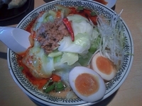 「麻辣担々きゃべとん880円（キャベツ無料2倍）+煮卵50円（半額」@二代目丸源 岩槻店の写真