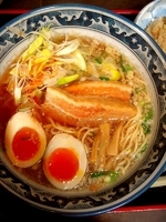 「ねぎ豚ラーメン」@紺のれん 龍野空港通店の写真