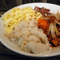 「まぜそば 750円（チーズマシマシ・アブラマシマシ）」@ジャンクガレッジ プレナ幕張店の写真