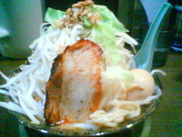 「どて辛ラーメン中盛り/ヤサイ増し+味玉（￥780+クーポン）」@どてちんIIの写真