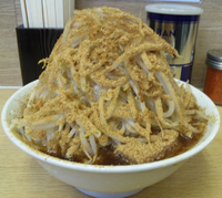 「小ラーメン650円+ヤサイ+カツオくん150円」@ラーメン二郎 栃木街道店の写真