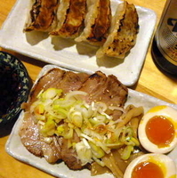 「ビール 中びん 500円 + おつまみセット 450円 + 焼ぎ」@○心厨房の写真