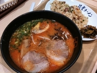 「期間限定 うま辛味噌ラーメン850円 + 半チャーハンセット25」@筑豊ラーメン 山小屋 デオシティ新座店の写真