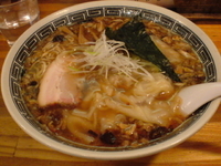 「ワンタンメン（動物系）大盛り」@中華そば おかめの写真