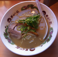 「こってりラーメン（並）700円」@天下一品 池袋西口店の写真