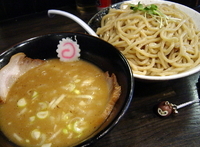 「濃厚煮干しつけ麺 大盛 780円 + 半肉増し 150円 + 味」@つけ麺 弐☆゛屋の写真