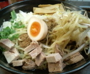 「油そば（粉チーズ・カレーパウダー）750円」@ラーメン専門店ゆうひ屋の写真