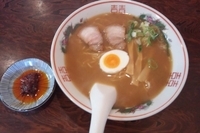 「豚骨しょう油+辛みそ」@らーめん専門店 めんめん亭の写真