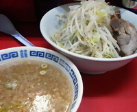 「小ラーメン+つけ麺あつもり（ヤサイ、アブラ、ニンニク少し）850」@ラーメン二郎 上野毛店の写真