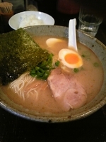 「學虎ラーメン」@豚骨醤油らーめん 學虎の写真
