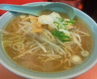 「トンコツ醤油ラーメン（太麺）390円」@麺々亭 北品川店の写真