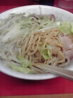 「汁なし小 ヤサイ にんにく 魚粉」@ラーメン二郎 環七一之江店の写真