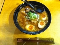 「らーめん【700円】 味玉【100円】」@からしやの写真