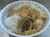 「あぶらそば850円,節粉80円」@らーめん大 汐留店の写真