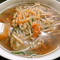 「サンマーメン 400円 + 餃子 200円」@中華料理 良美の写真