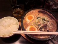 「石焼き味噌煮込み剛麺（小ライス付き）￥850」@日の出らーめん 横浜桜木町本店の写真