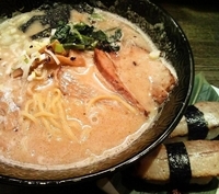 「豚骨ラーメン+炙り焼豚寿司（2貫）650円+150円」@麺屋 立葵の写真